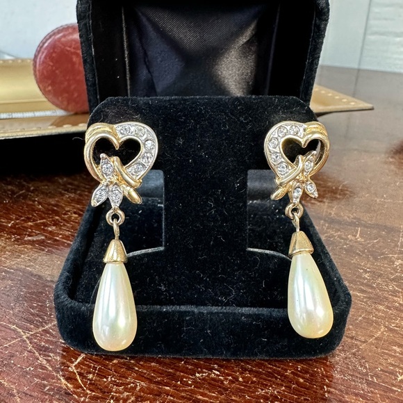 Vintage goldtone pearl drop dangle earrings rhinestones - Picture 3 of 6